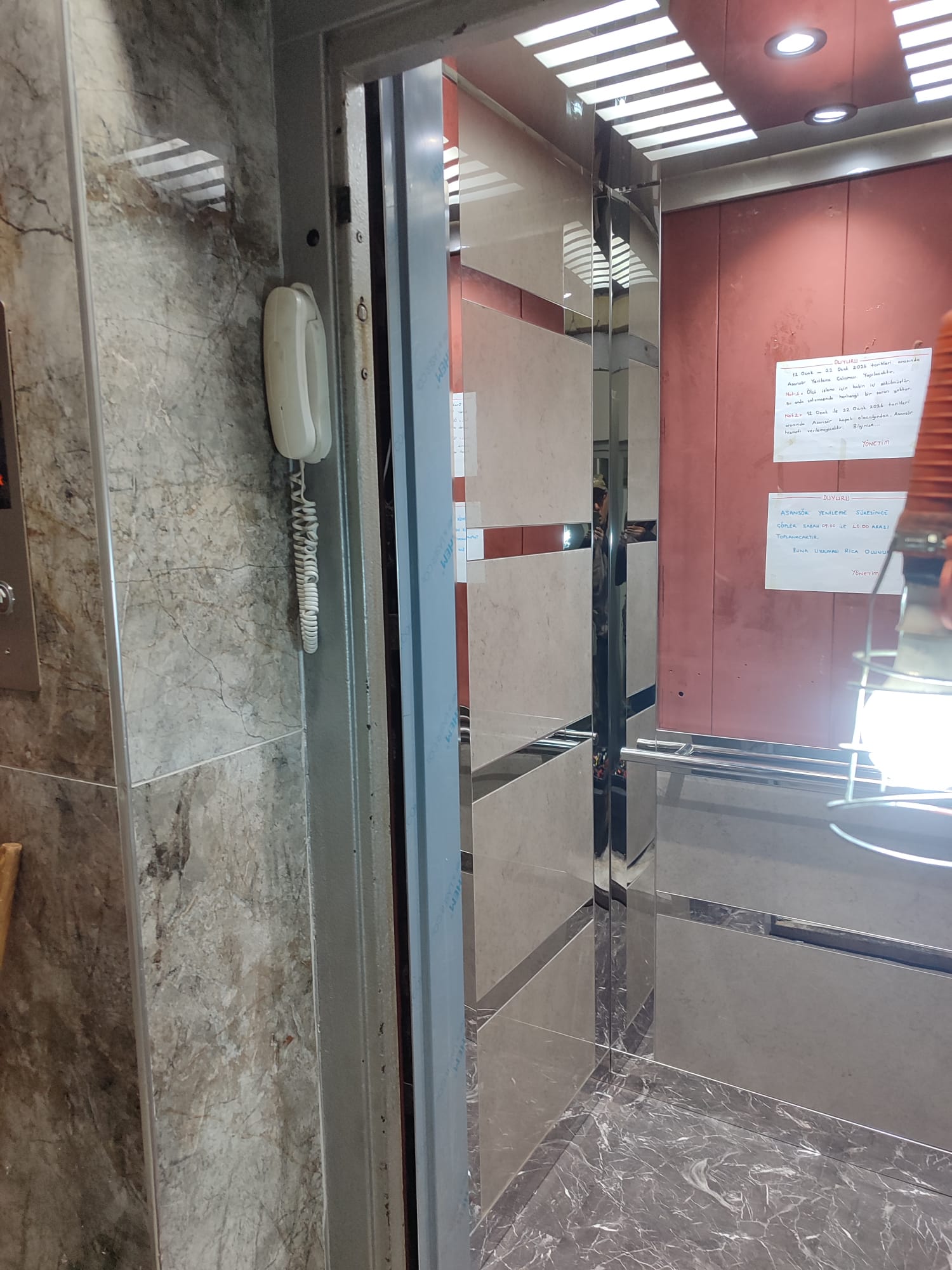 Barajyolu Doğa Evleri Tam Boy Aynalı Modern Kabin — Adana